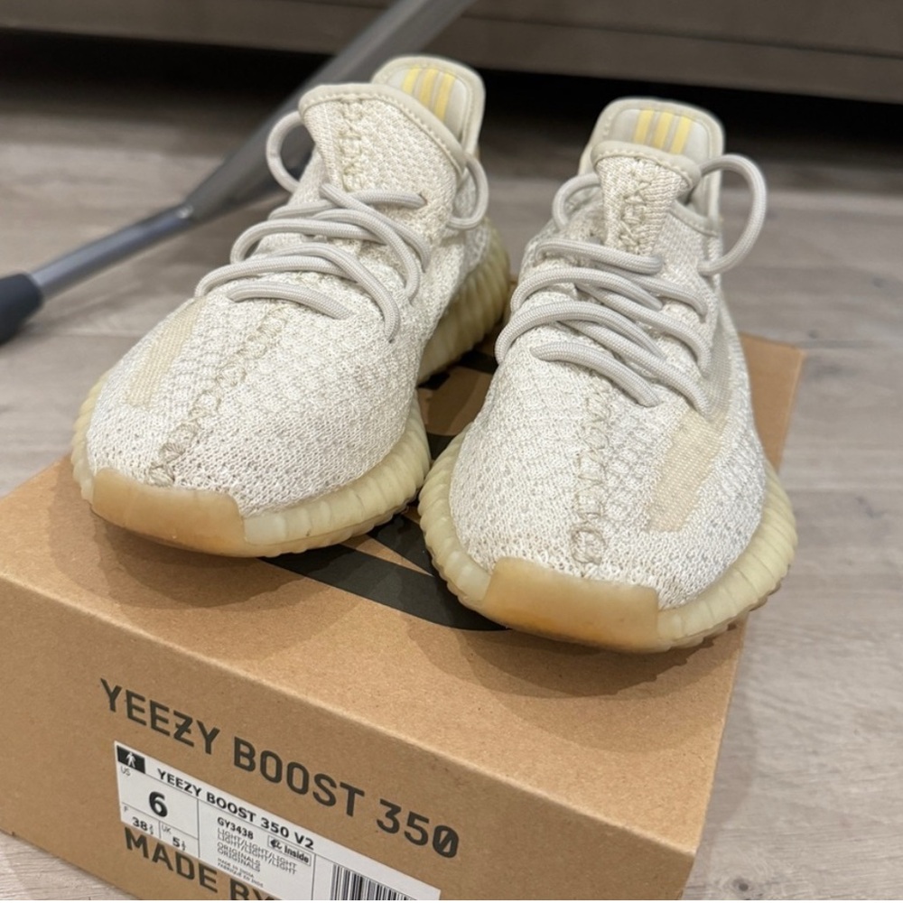 Yeezy Boost 350 Light Yeezy Boost 350 Light